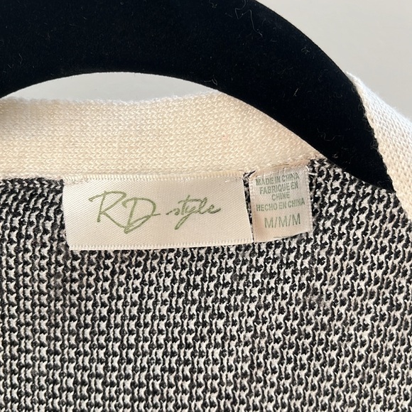RD Style open front sweater size Medium - Picture 3 of 6